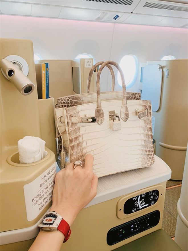 So kè gia tài sưu tầm kim cương của loạt mỹ nhân Vbiz đình đám