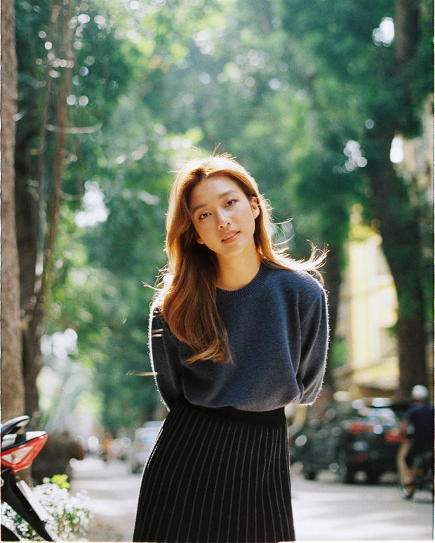 Street style sao Việt tuần giáp Tết: Chi Pu diện combo hồng cực gắt