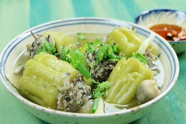 Món ăn may mắn ngày Tết: Việt Nam khổ qua, Hàn Quốc canh bánh gạo