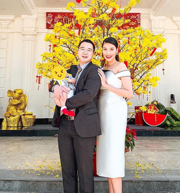 Thời trang sao Việt ngày đầu năm mới: Áo dài sắc đỏ lên ngôi