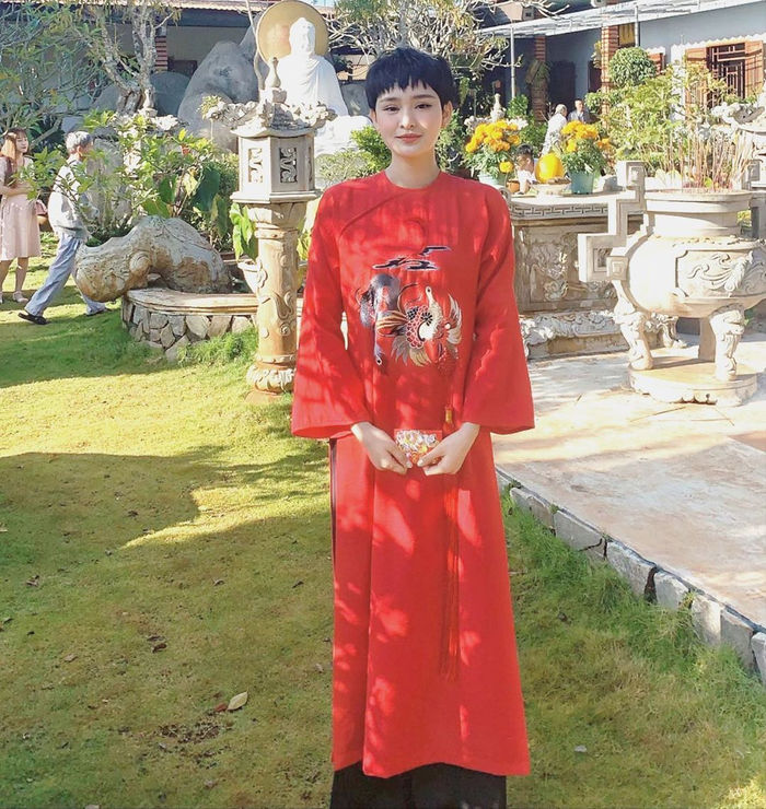 Thời trang sao Việt ngày đầu năm mới: Áo dài sắc đỏ lên ngôi