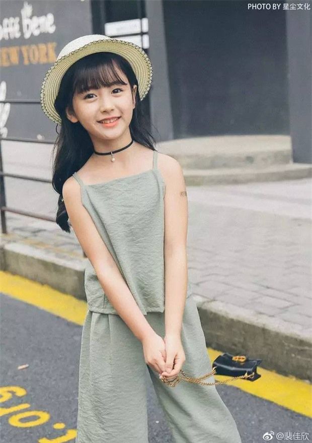 Tiểu mỹ nhân Thượng Hải xinh như hoa, mới 10 tuổi đã kiếm bộn tiền