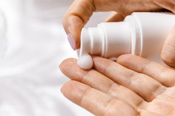 Mẹo giúp tóc dài nhanh, luôn mềm mại: Bạn nên cắt đi 2cm tóc