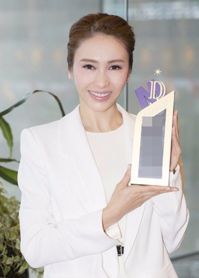 Triệu Mẫn Lê Tư từ bỏ hào quang sự nghiệp để lo cho em trai