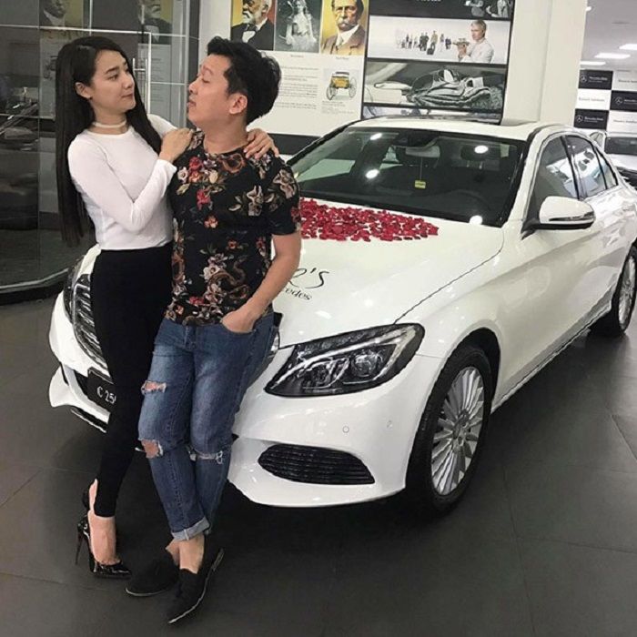 Trường Giang thích đi dép tổ ong nhưng sắm chiếc đồng hồ nửa tỷ