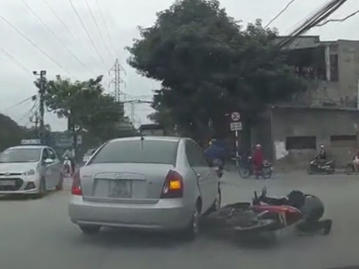 Từ năm 2020, quên bật xi - nhan khi rẽ hướng có thể phạt đến 5 triệu