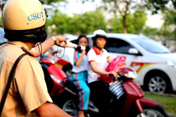 Từ năm 2020, quên bật xi - nhan khi rẽ hướng có thể phạt đến 5 triệu