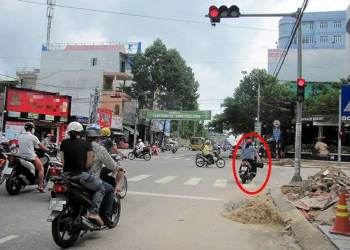 Từ năm 2020, quên bật xi - nhan khi rẽ hướng có thể phạt đến 5 triệu