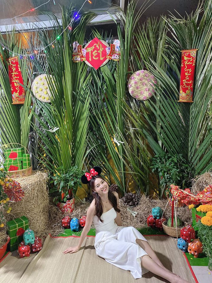 Vợ chồng Cường Đôla sum vầy bên con trai, gia đình Thu Trang đi chùa