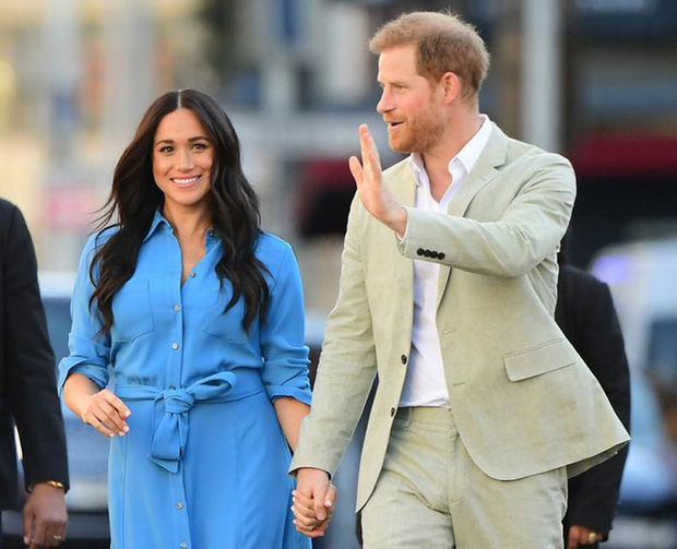Xôn xao nghi vấn vợ chồng Harry - Meghan bị loại khỏi hoàng gia