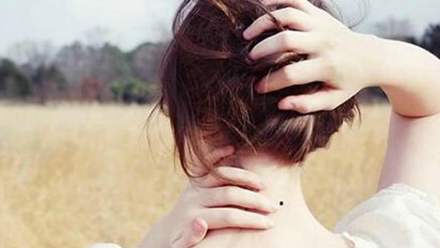 Nhân tướng học: Nốt ruồi ở cổ, gáy,… hao tài lộc, mất nhiều hơn được