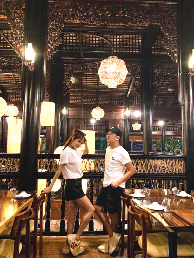 Vợ chồng Trường Giang tình tứ bên nhau, Hiền Hồ diện bikini gợi cảm