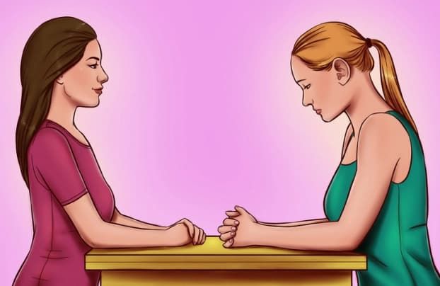 Cắn móng tay, bắt chéo chân... hành động gây mất điểm trong giao tiếp