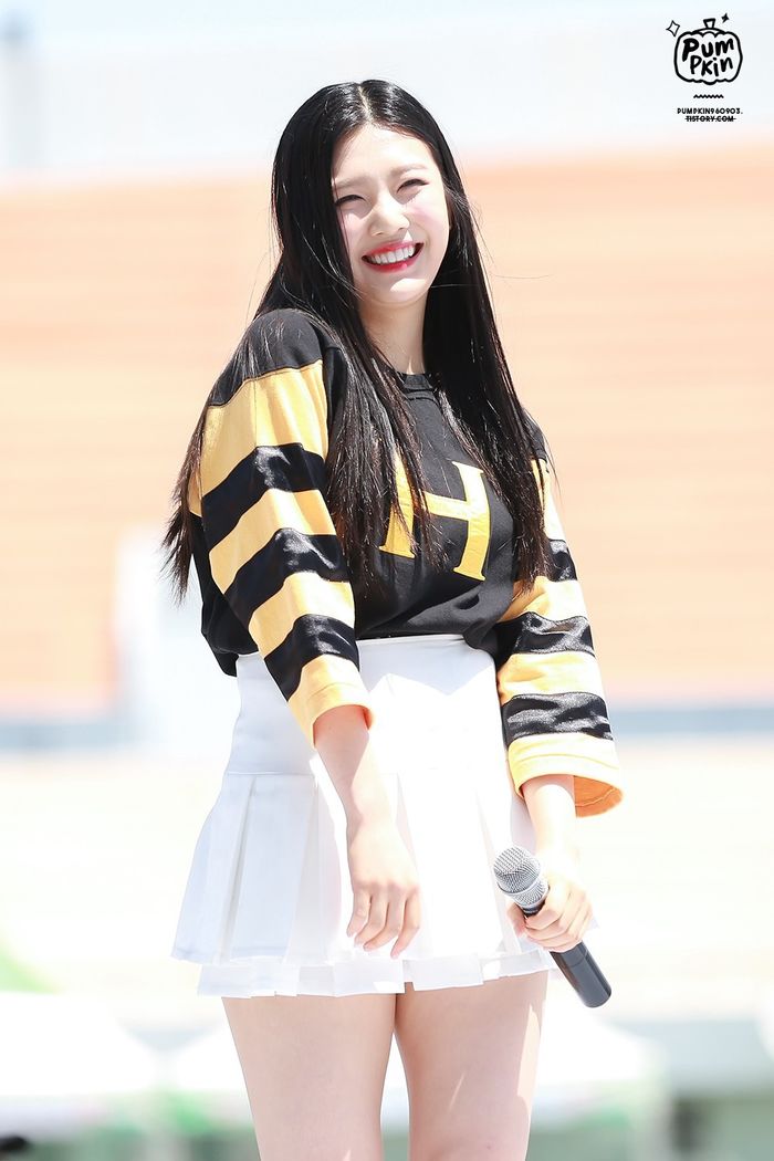 Loạt ảnh chứng minh body quyến rũ đến nghẹt thở của Joy (RED VELVET)