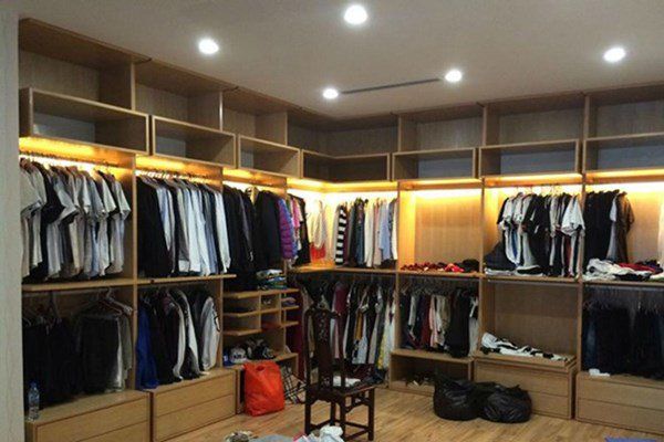 Mỹ nhân rút khỏi showbiz: Ngọc Thạch kín tiếng, Hà Tăng như bà hoàng