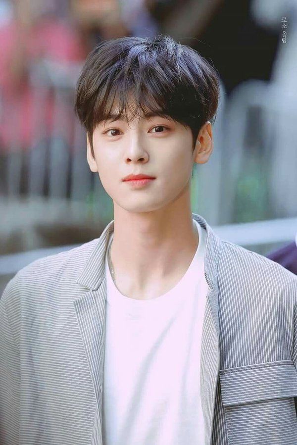 5 thần tượng đẹp trai nhất Kpop: 3/5 là “gà” SM, BTS bất ngờ vắng mặt