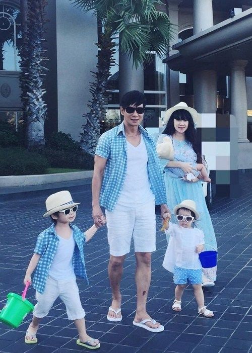 4 cặp sao Việt mê diện đồ đôi: Nhà Xìn - Ri khiến fan ghen nổ mắt