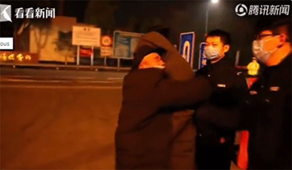 Giữa ngày dịch Corona bùng phát một gia đình được đoàn viên sau 12 năm