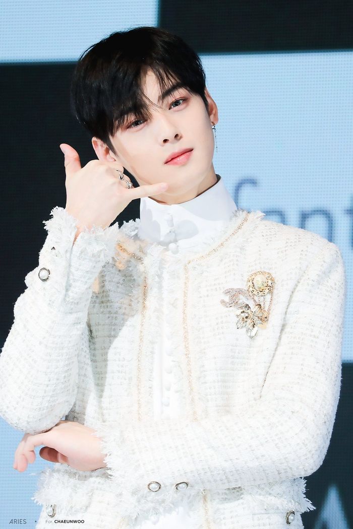 5 thần tượng đẹp trai nhất Kpop: 3/5 là “gà” SM, BTS bất ngờ vắng mặt