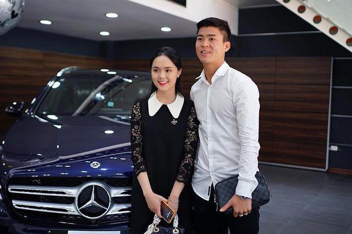 Chiều Quỳnh Anh như Duy Mạnh: Chi tiền tỷ mua giày, túi xách, mỹ phẩm