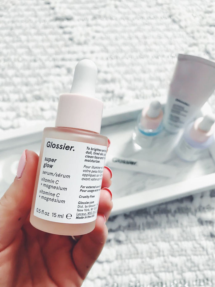 7 loại serum giá từ 200k có công dụng làm da trắng sáng mịn màng