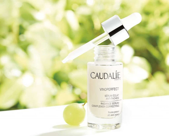 7 loại serum giá từ 200k có công dụng làm da trắng sáng mịn màng