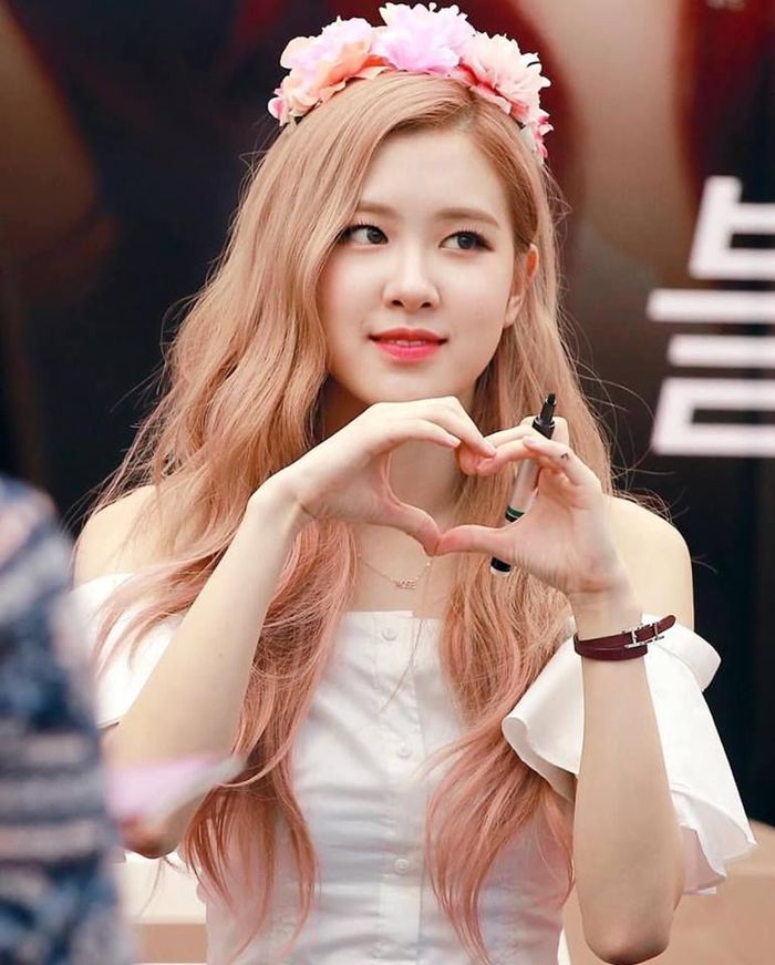 Học sao Hàn bí quyết chăm da giữ dáng: IU, V (BTS) “khoái” khoai lang