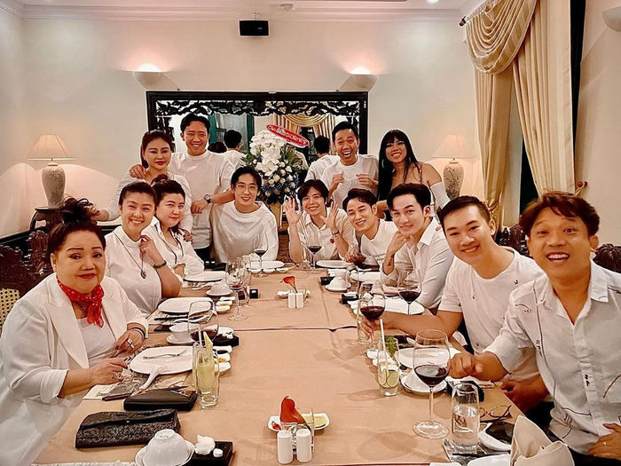 Hội bạn thân Nhã Phương hội ngộ, Trấn Thành tổ chức sinh nhật muộn