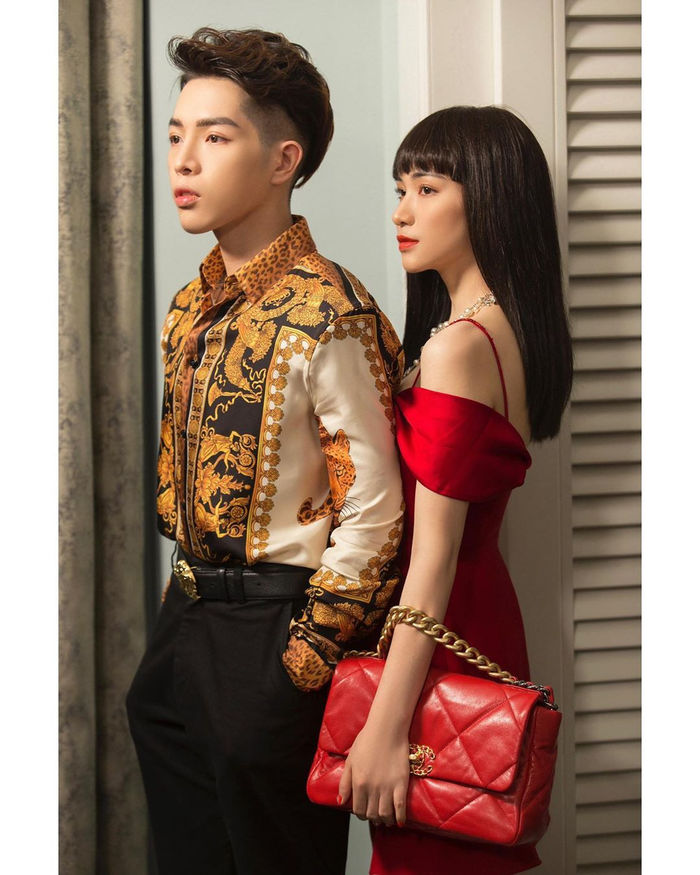 Hà Hồ - Kim Lý tình tứ, Ngọc Trinh hẹn hò với bạn trai giấu mặt