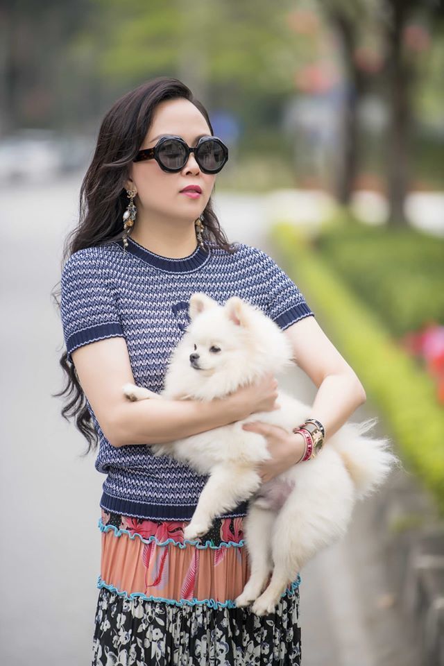 Dạo phố với thú cưng: Nam Em tựa công chúa, Hà Tăng như soái tỷ