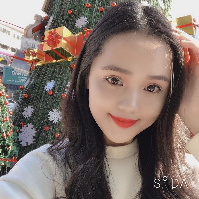 Bà xã Duy Mạnh: Ở nhà xuề xòa bao nhiêu ra đường sành điệu bấy nhiêu