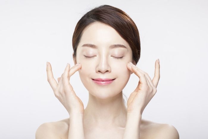 Bác sĩ Nguyễn Đức Long: Không được nặn mụn vùng tam giác tử thần