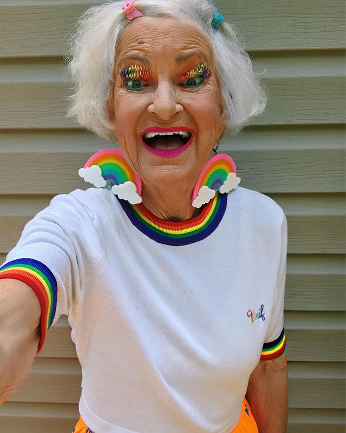 Baddie Winkle: Cụ bà 92 với phong cách chất chơi, trai đẹp vây quanh