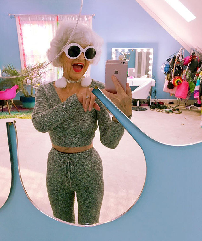 Baddie Winkle: Cụ bà 92 với phong cách chất chơi, trai đẹp vây quanh