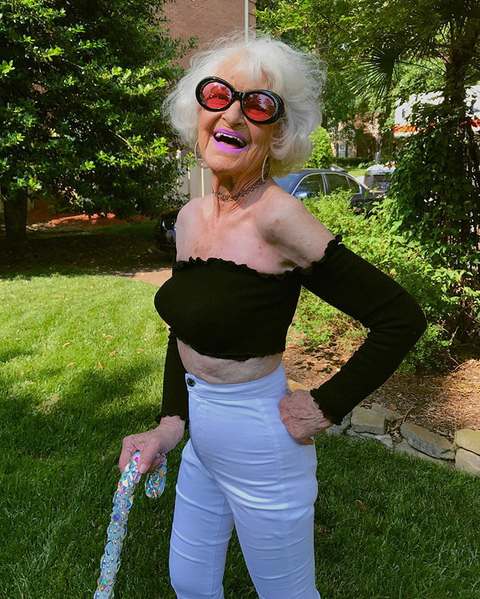 Baddie Winkle: Cụ bà 92 với phong cách chất chơi, trai đẹp vây quanh