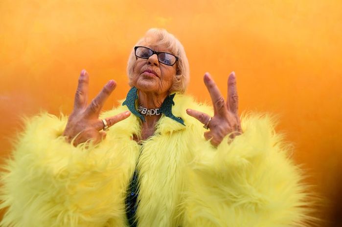 Baddie Winkle: Cụ bà 92 với phong cách chất chơi, trai đẹp vây quanh