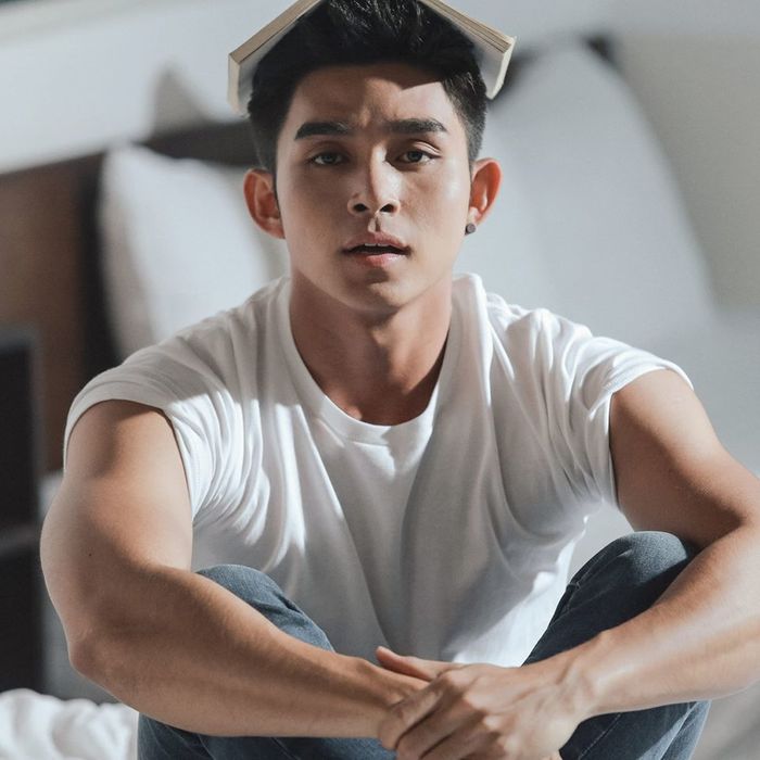 Body Jun Phạm cứ ngày một cuồn cuộn khiến chị em xịt máu mũi