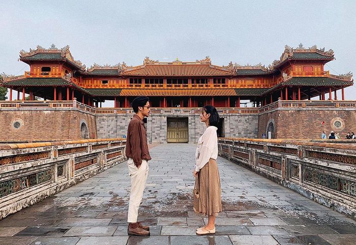 Hành trình tìm kiếm xứ Huế lãng mạn, trẻ trung của cặp đôi cực chất