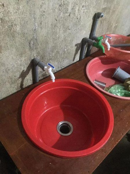 Ông chồng của năm: Không muốn vợ đau lưng đã tự chế ra bồn rửa bát