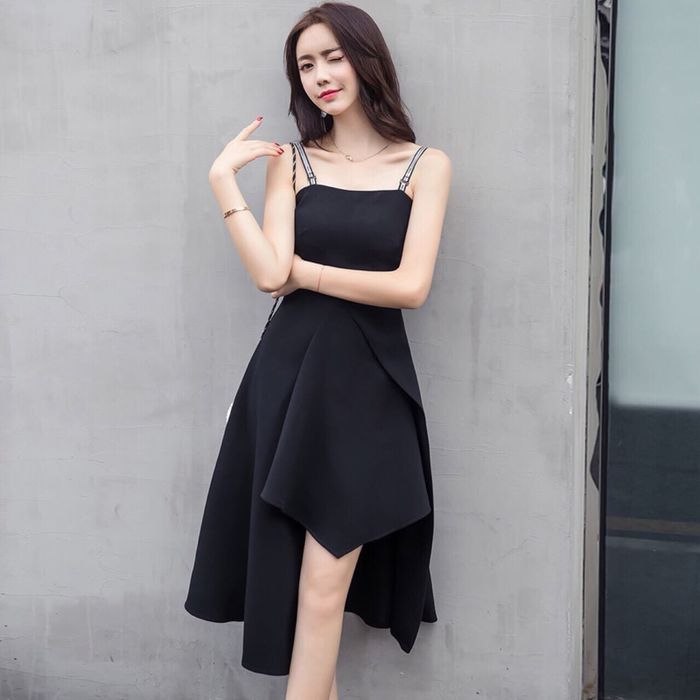 Chẳng lòe loẹt, Nhiệt Ba, Son Ye Jin... mặc đầm đen vẫn thần thái