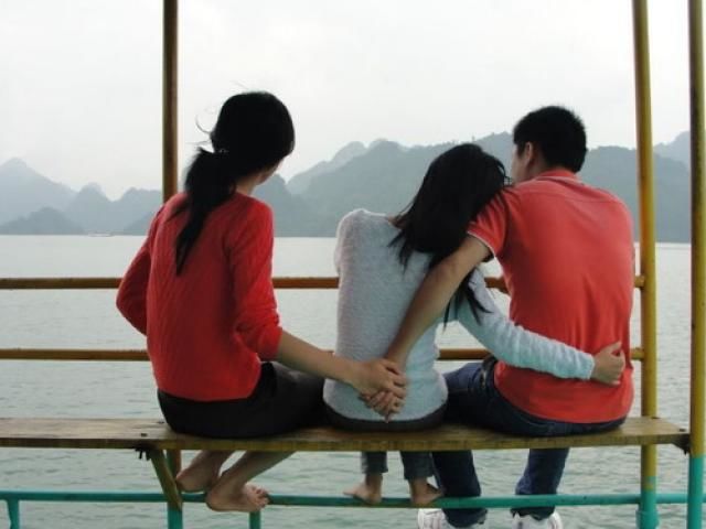 Chồng ngoại tình bằng fanpage khiến chị vợ mò mãi mới ra