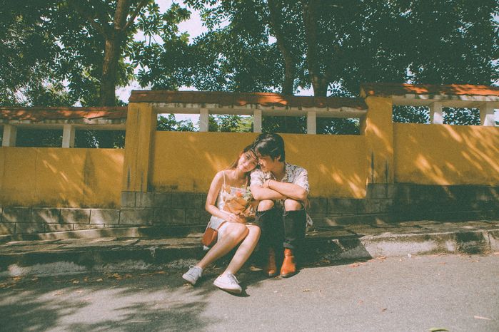 Cô gái bất ngờ khi nhận hộp quà Valentine, toàn là đồ lót gợi cảm