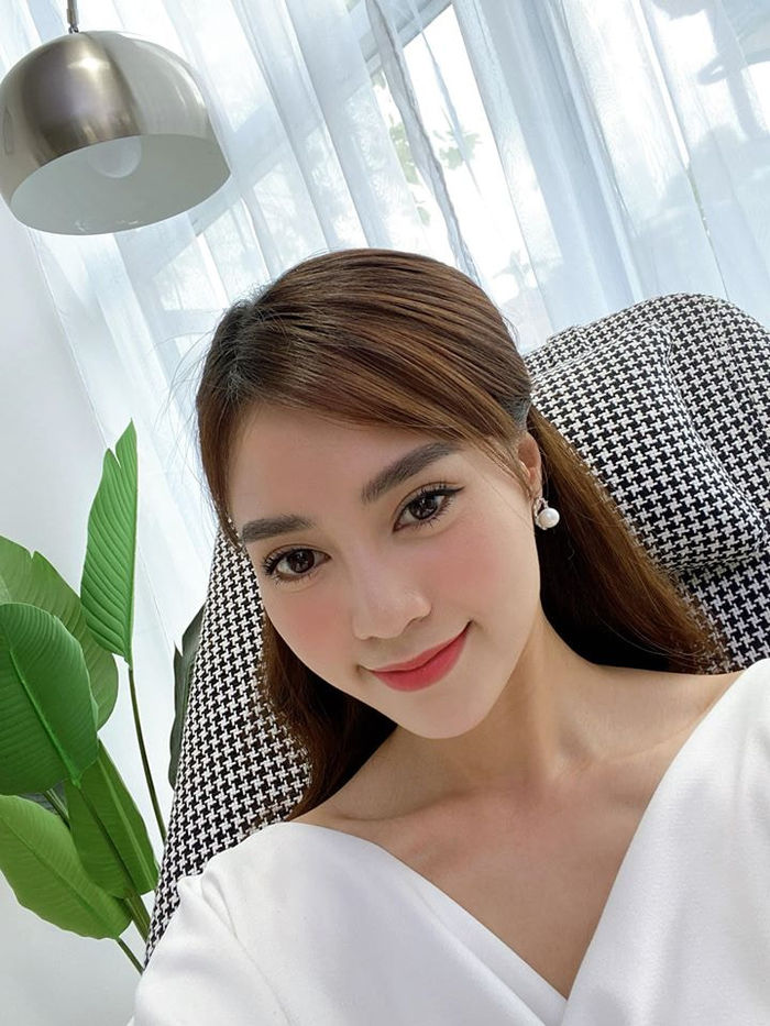 Elly Trần mặc đầm mỏng như sương, Kỳ Duyên - Minh Triệu cực ngọt