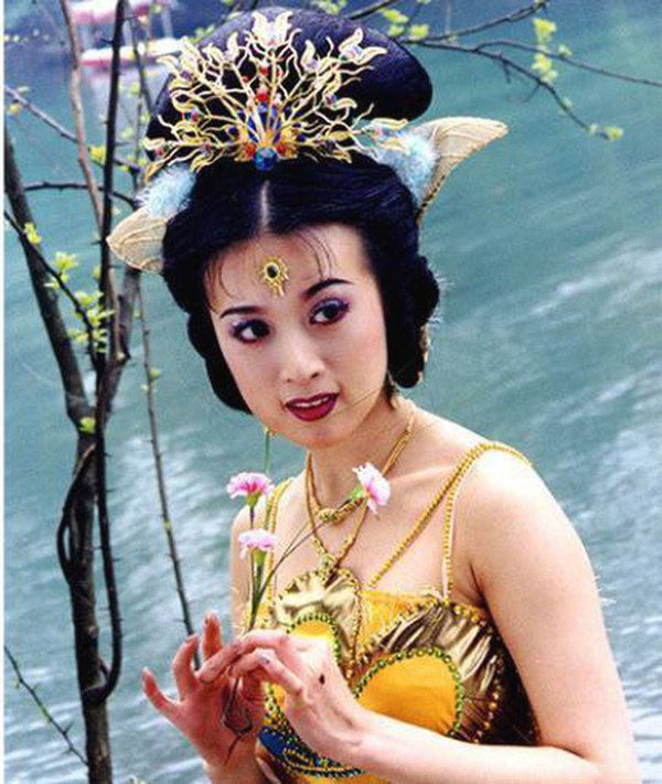 Từng gài bẫy bạn trai, công chúa đẹp nhất Tây Du Ký hiện thế nào?