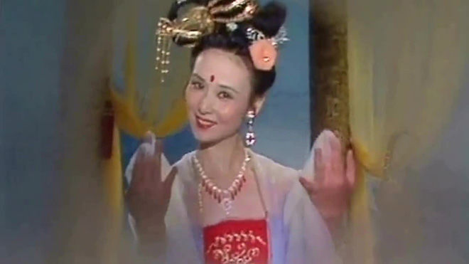 Hằng Nga Khâu Bội Ninh và cuộc sống doanh nhân giàu có