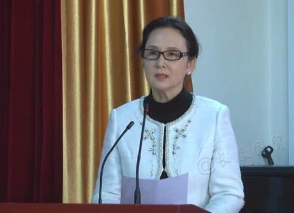 Hằng Nga Khâu Bội Ninh và cuộc sống doanh nhân giàu có