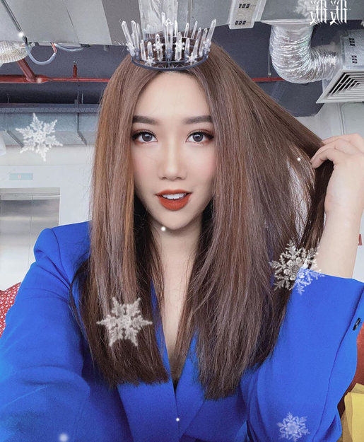 Sao Việt F5 diện mạo: Tóc Tiên quẩy tóc cam đỏ, Miu Lê tóc đen dài