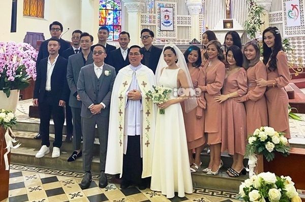 Dân tình đã dò đoán và tìm ra “tung tích” chiếc váy cưới của Tóc Tiên