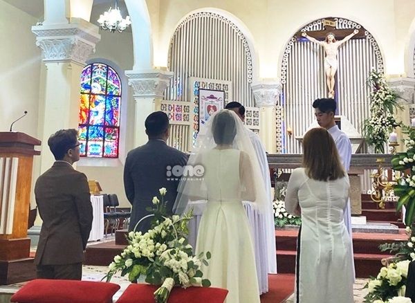 Dân tình đã dò đoán và tìm ra “tung tích” chiếc váy cưới của Tóc Tiên