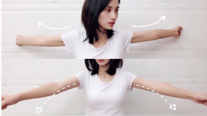Chắp hai tay sau lưng, động tác giúp tạo rãnh lưng sexy như Lan Ngọc